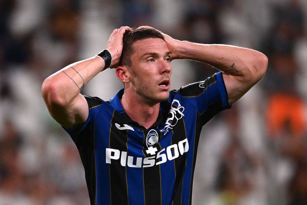Atalanta's German defender Robin Gosens reacts during the friendly football match Juventus vs Atalanta at the Allianz Stadium in Turin on August 14, 2021. (Photo by MARCO BERTORELLO / AFP) (Photo by MARCO BERTORELLO/AFP via Getty Images)