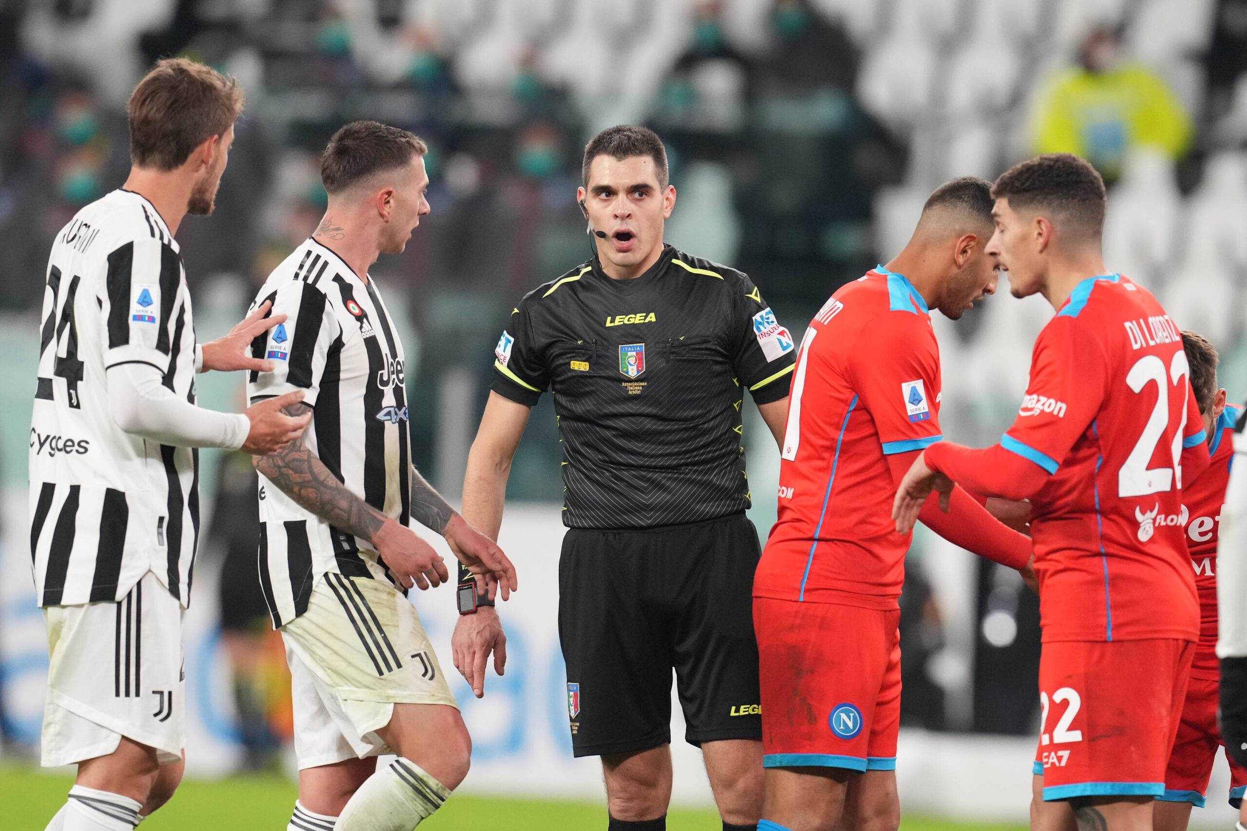 TURIN, ITALY JANUARY 6: The referee Simone Sozza during the Serie A match between Juventus FC and SSC Napoli at the Allianz Stadium on January 6, 2022 in Turin Italy Copyright: xFOTOAGENZIAx