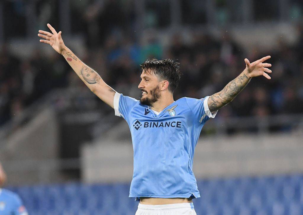 ROME, ITALY - APRIL 24: Luis Alberto of SS Lazio gestures during the Serie A match between SS Lazio and AC Milan at Stadio Olimpico on April 24, 2022 in Rome, Italy. (Photo by Silvia Lore/Getty Images)