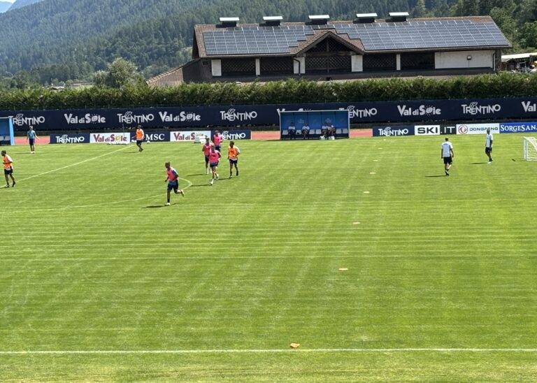 Stasera alle 21 quattro azzurri risponderanno alle domande dei tifosi in piazza a Dimaro in diretta su Prima Tivvu’