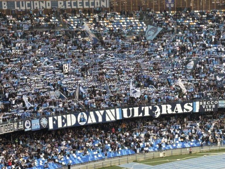 Le curve contestano De Laurentiis, il motivo